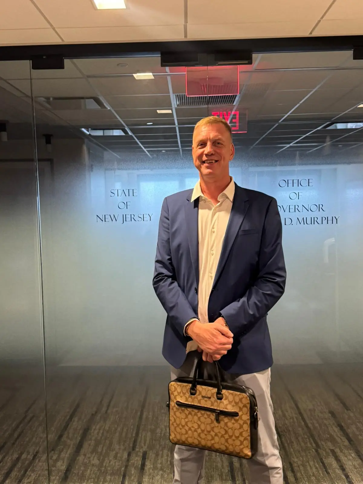 Later, the journey took us to New Jersey. In Newark, we met with representatives of the New Jersey Economic Development Authority (NJEDA) to discuss green innovation, energy solutions, and economic development.