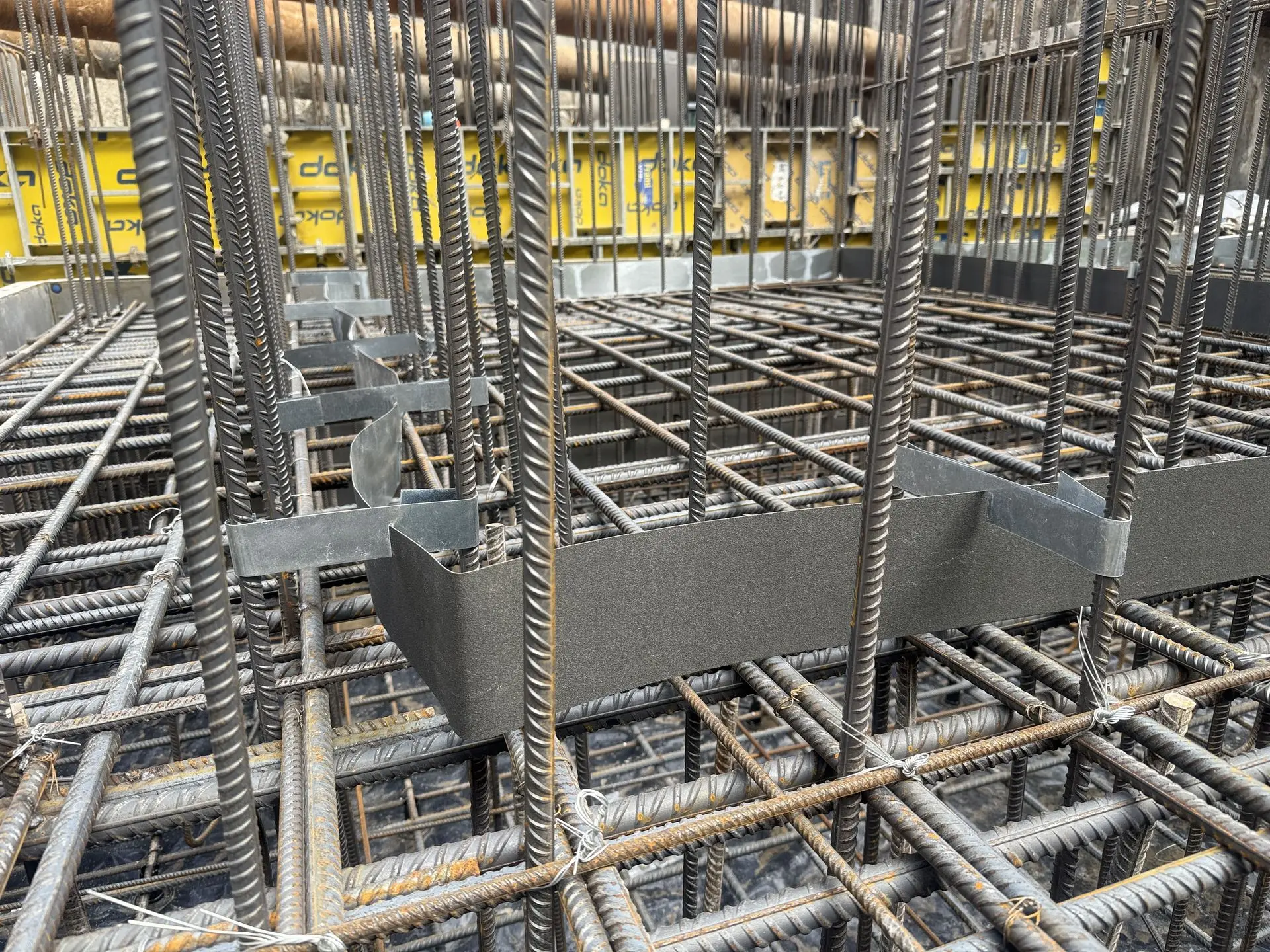 WPM® Metal Sheet Waterstop 125R before the concrete cast.