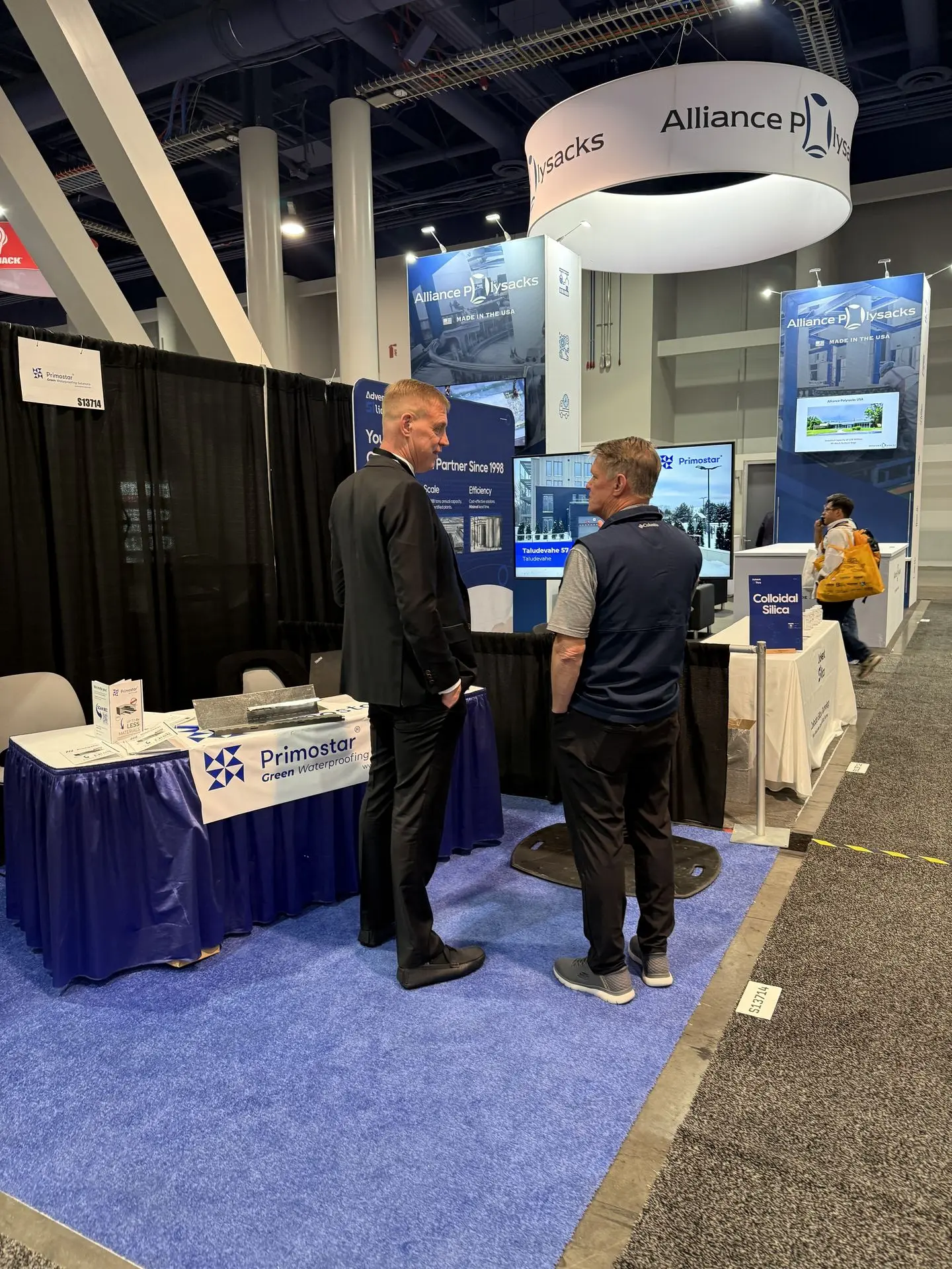 Primostar Group AS CEO Indrek Uusalu in conversation with visitors. Primostar welcomed construction professionals from the USA, Canada, Mexico, Colombia, the Netherlands, France, Australia, New Zealand, and across Europe, including Spain.