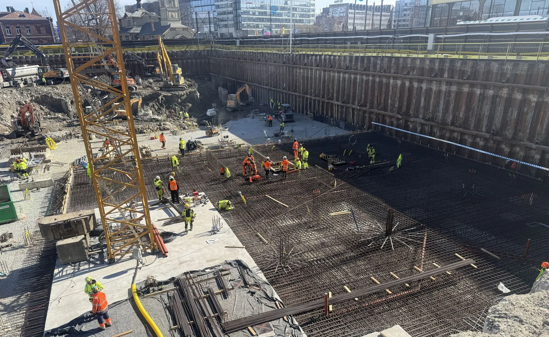 Talsinki Kortteli, Ahtri 3 / Laeva 4, 4a, 4b / Paadi 3, Kesklinn, Tallinna. Rakennustyöt alkavat. Kehittäjä Urmas Sõõrumaa. Pääurakoitsija: Bildgren Ehitus. Alihankkija: Maru Betoonitööd.