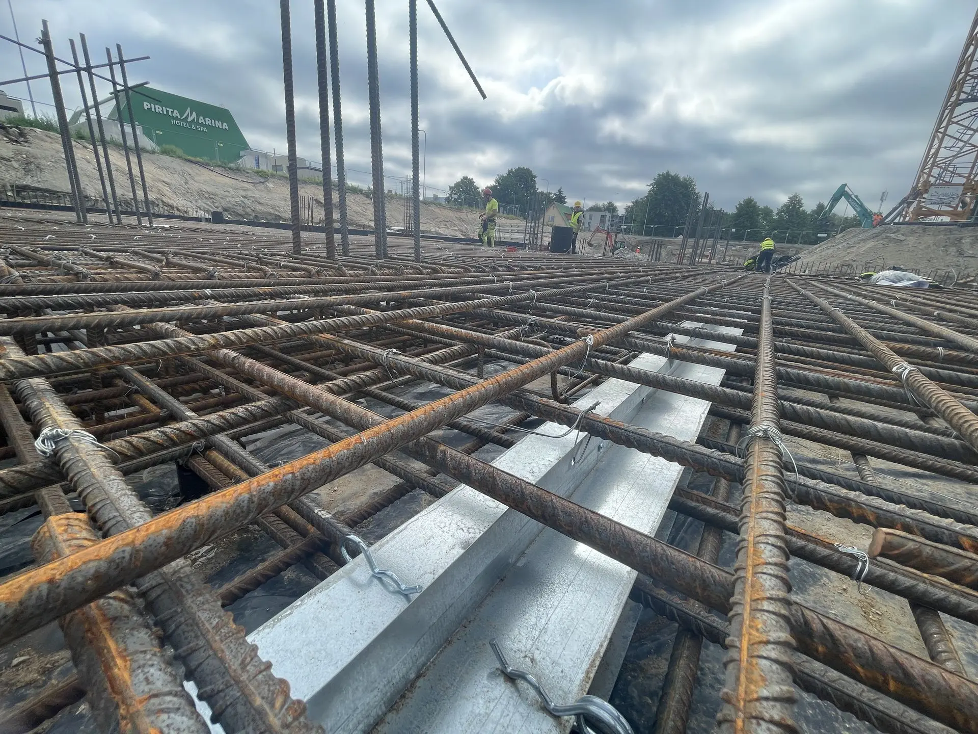 Patented Primostar® CRACK CONTROL SYSTEM (WPM® Crack Inducing Waterstop) in floor construction slab before concrete pouring (cast). Object Regati Kodud, Pirita Tallinn.