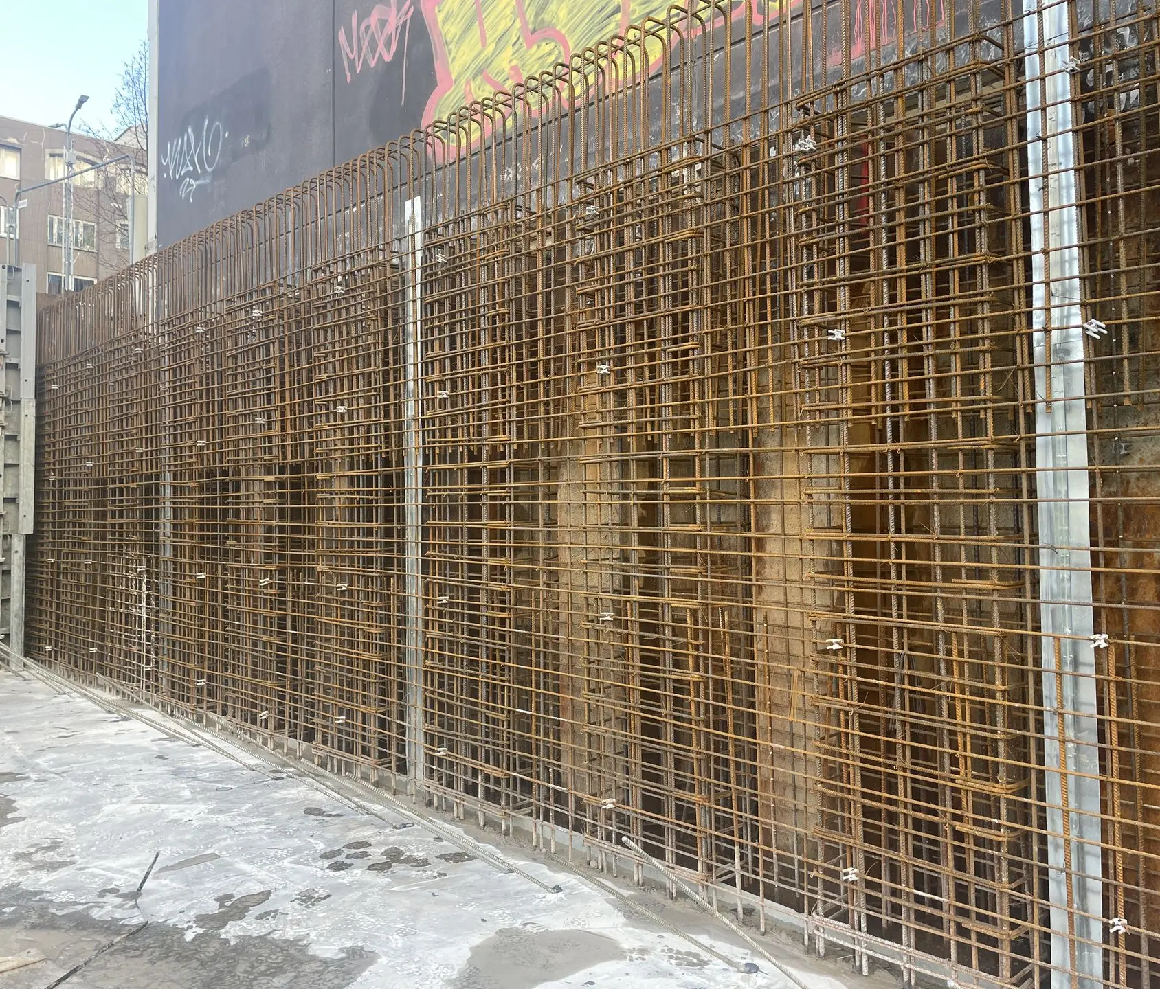 Primostar® Crack Control System in wall construction before concrete pouring. Tartu mnt 44, city center, Tallinn, Estonia.