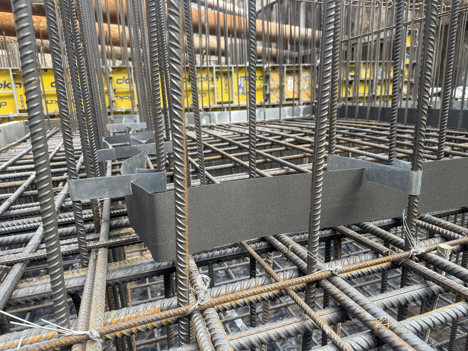 Primostar® Metal Sheet Waterstop 125R fixed with Primostar® R/L profile fixer before the concrete cast.